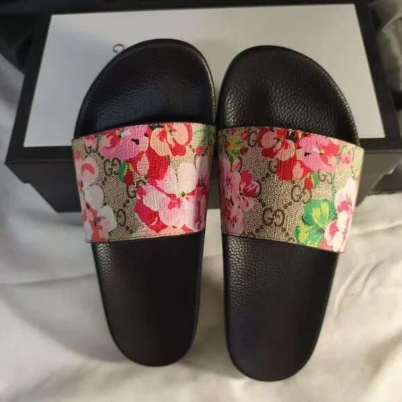 RARE GUCCI Pink GG Blooms Supreme Floral Slides